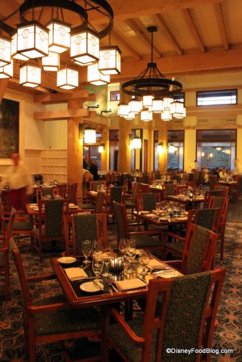 Restaurant-dining-room-350x524.jpg