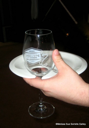 The-Party-plate-and-wine-glass-fit-together-like-a-little-puzzle.-365x525.jpg