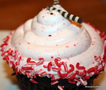 Peppermint-Cupcake-Close-Up-350x297.jpg