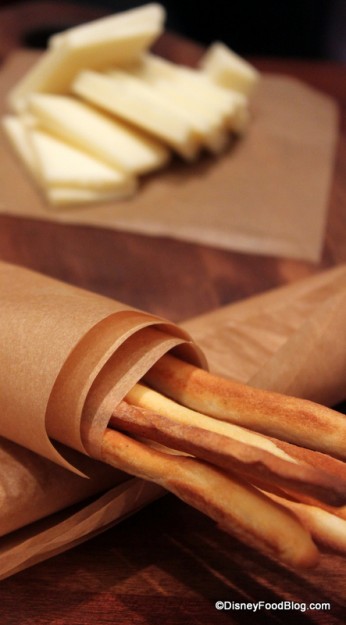 cheese-and-breadsticks-from-gusto-346x625.jpg