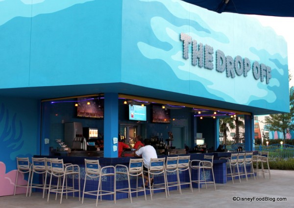 Review Drop Off Pool Bar at Disney’s Art of Animation