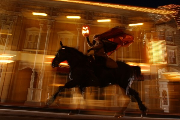 Headless Horseman Rides in Magic Kingdom (c) Disney -- See Him Up Close and Personal!