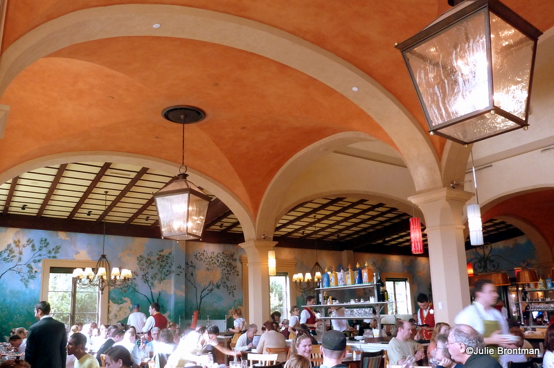 Guest Review: Lunch at Via Napoli in Epcot’s Italy Pavilion