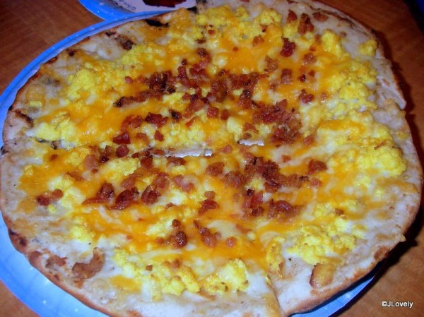 Breakfast Pizza at Everything Pop Food Court