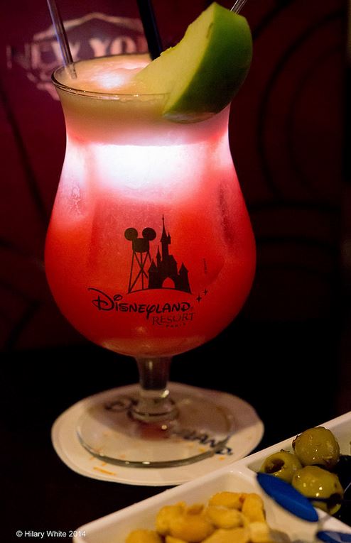 Disney Food Pics of the Week: Glow Drinks! | the disney food blog
