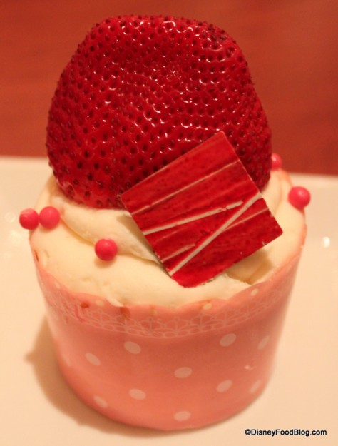 Strawberry Cream Cheese Cupcake