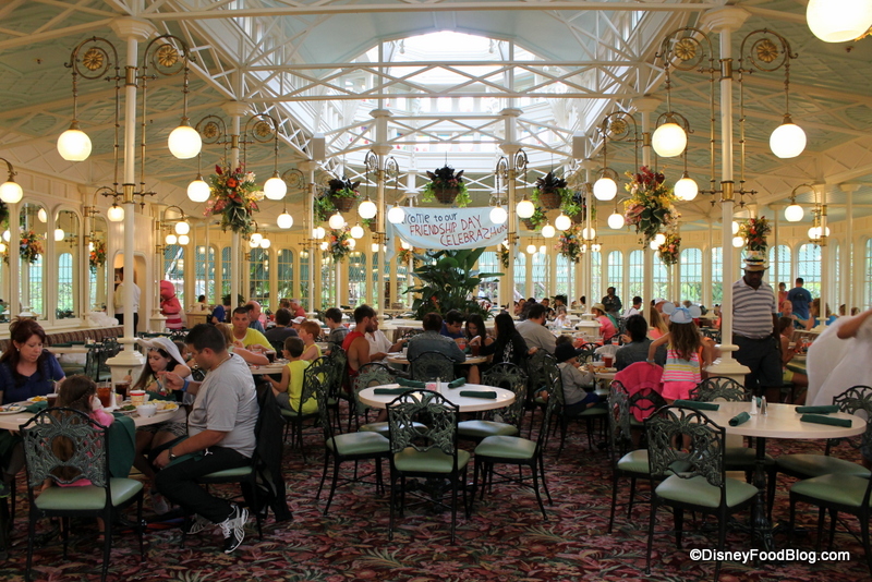 crystal-palace-atmosphere-dining-rooms-61.jpg