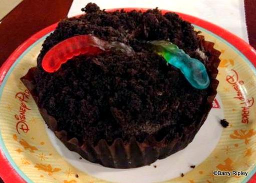 Worms and Dirt Cupcake