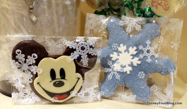 Mickey Butter Cookie and Gingerbread Snowflake Cookie