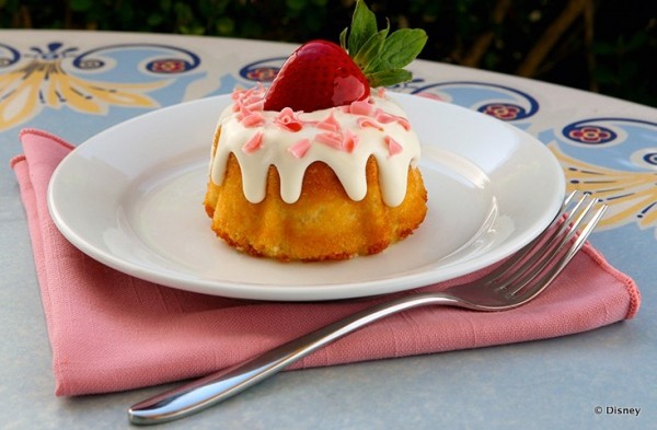 Stawberry Bundt Cake