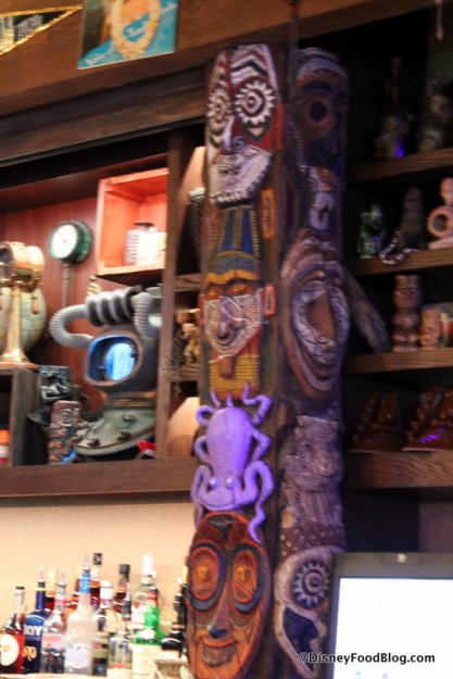 Tiki statues at the bar