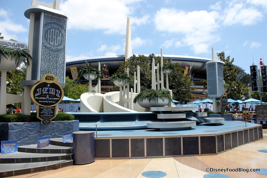 Review: Disneyland’s Tomorrowland Terrace | the disney food blog
