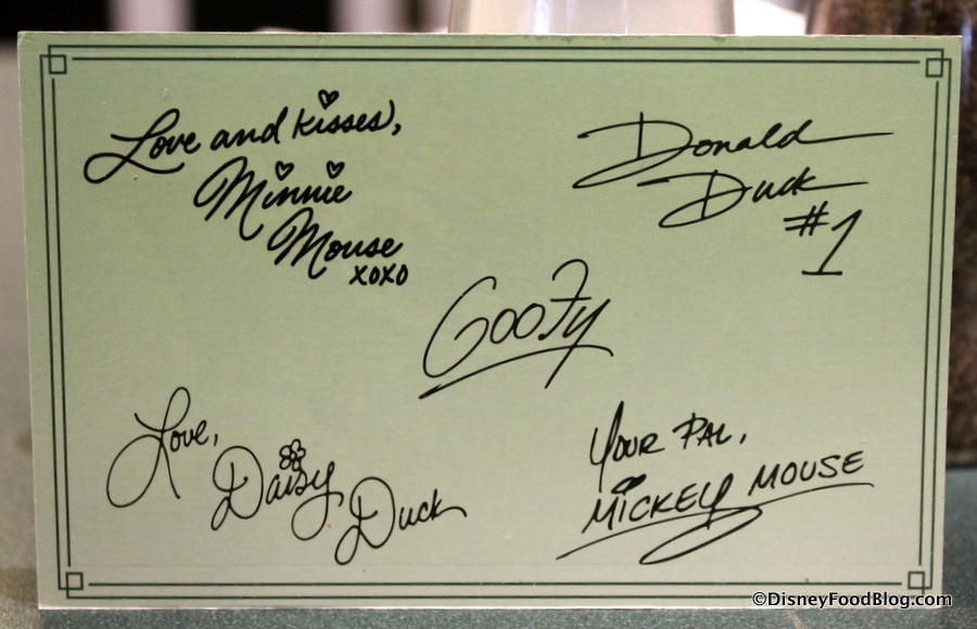 autograph-card-Hollywood-and-Vine-Minnies-Holiday-Dine-Seasonal_15-5.jpg