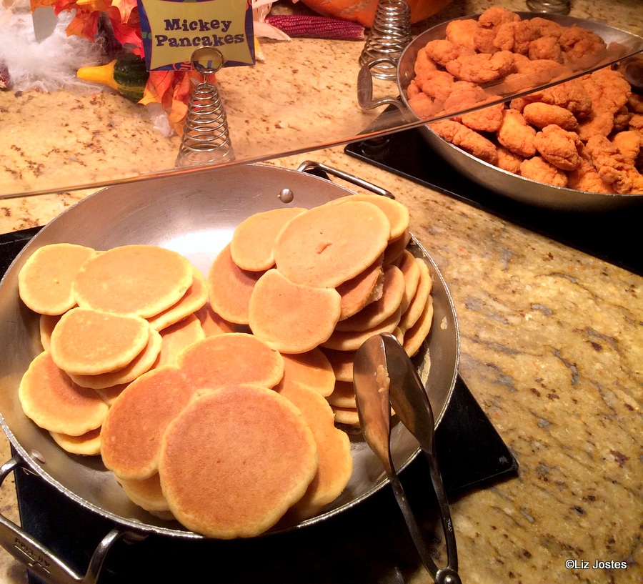 Guest Review: Breakfast at Goofy's Kitchen at the Disneyland Hotel