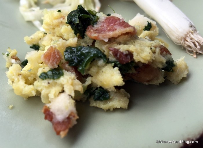 Scrambled Eggs, Bacon, and Spinach Steamed Pod Filling