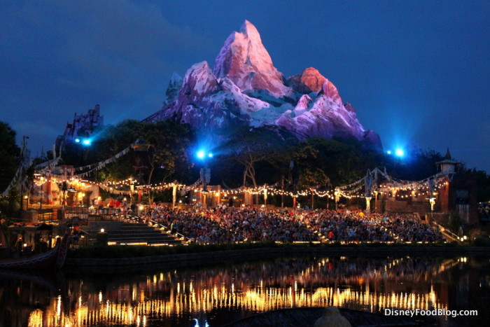 Rivers of Light Crowd and Expedition Everest
