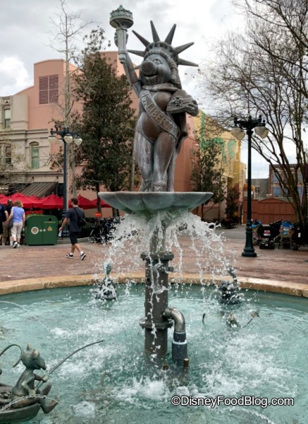 Muppets Fountain is back in action!