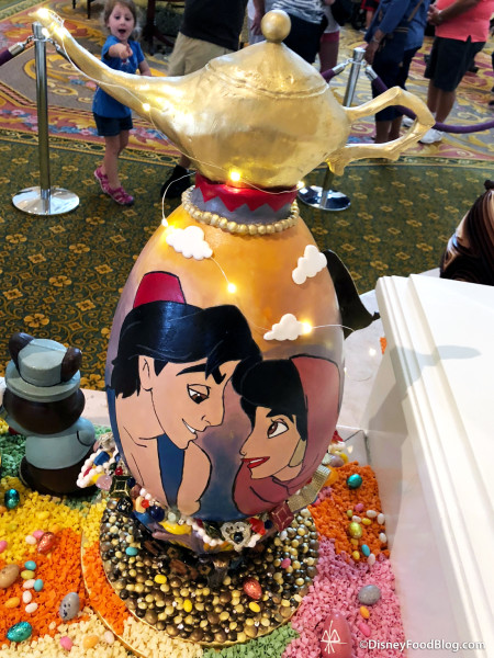 Aladdin egg with light up lantern