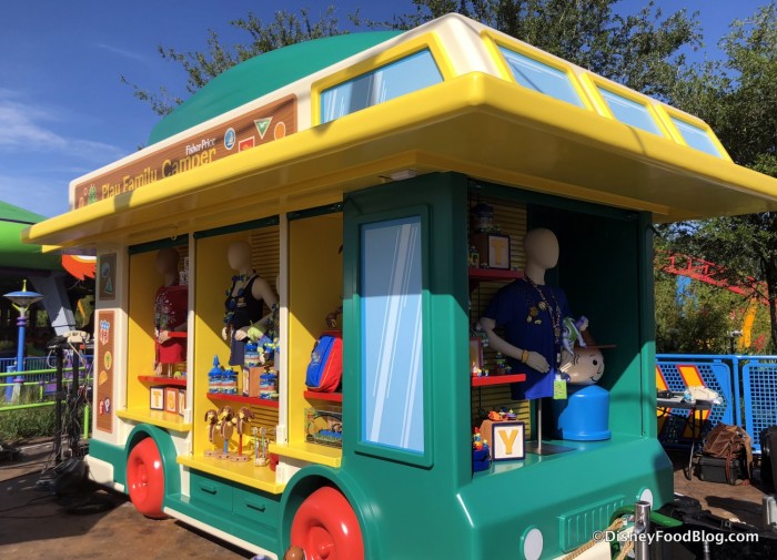 Play Family Camper Merchandise Stand