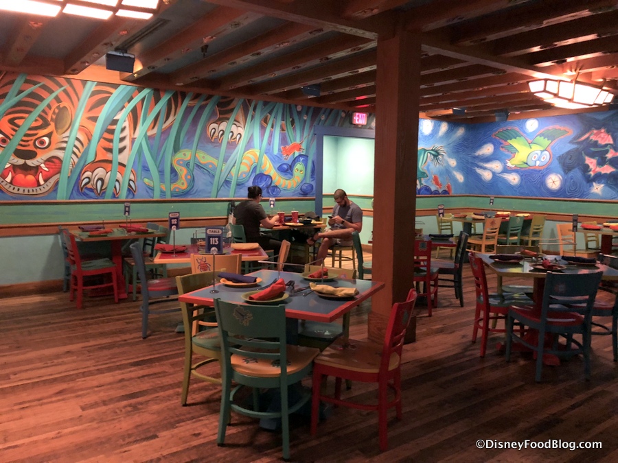 Review! NEW Pizzafari Family-Style Dining in Disney World's Animal