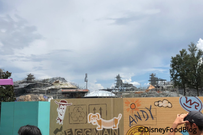 Galaxy's Edge construction from Toy Story Land