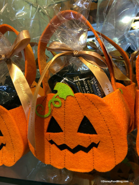 Ghiradelli-Halloween-Pumpkin-Bags_02-450