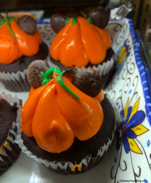 Zuris-Sweets-Shop_Halloween-Cupcakes_18-