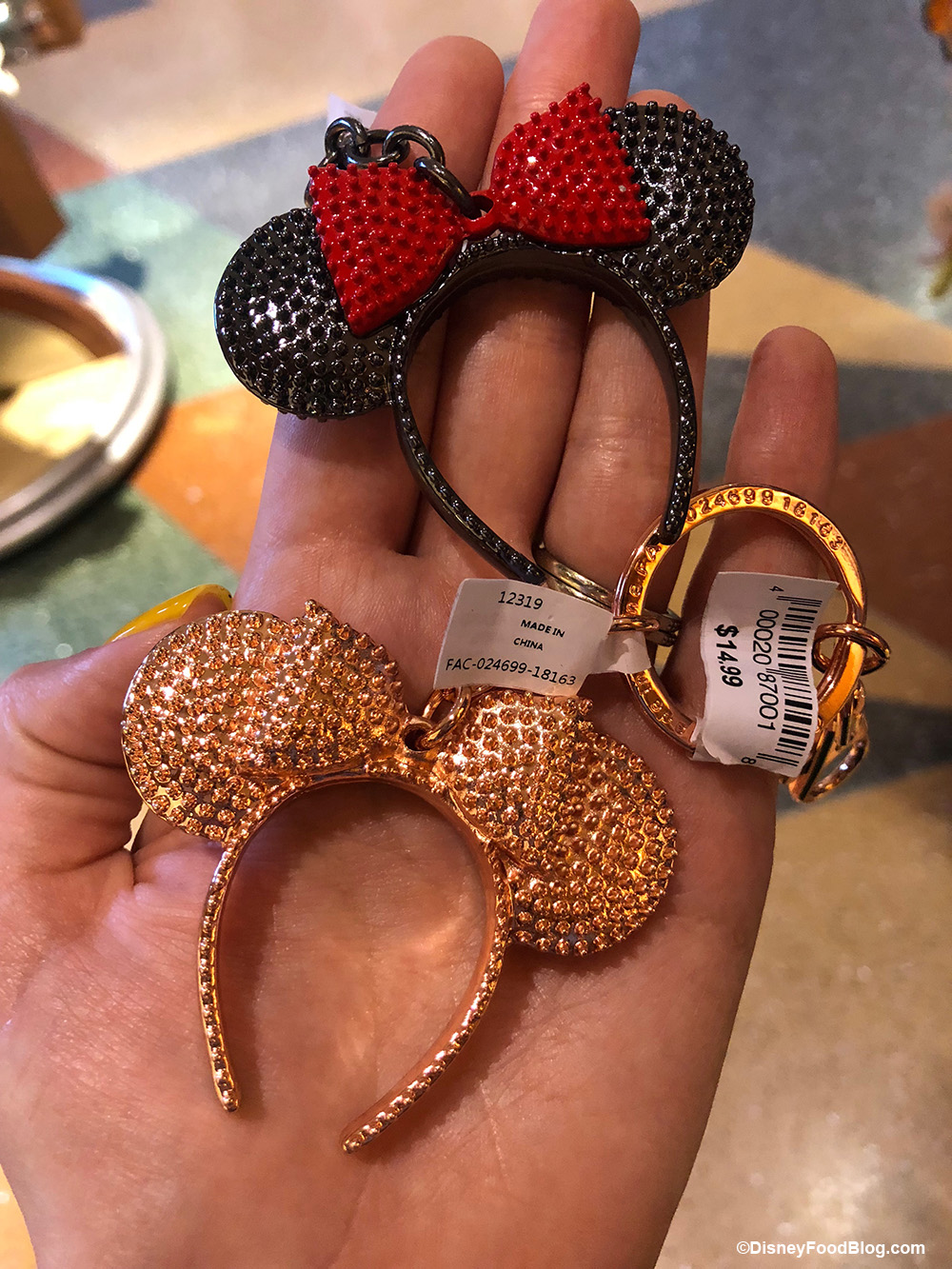 Disney Parks Minnie Mouse Ears Filigree Jeweled Gold Keychain NEW 