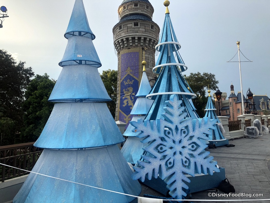 The Stars are Out for the 2019 Disney World Holiday Specials Filming NOW at Disney World!