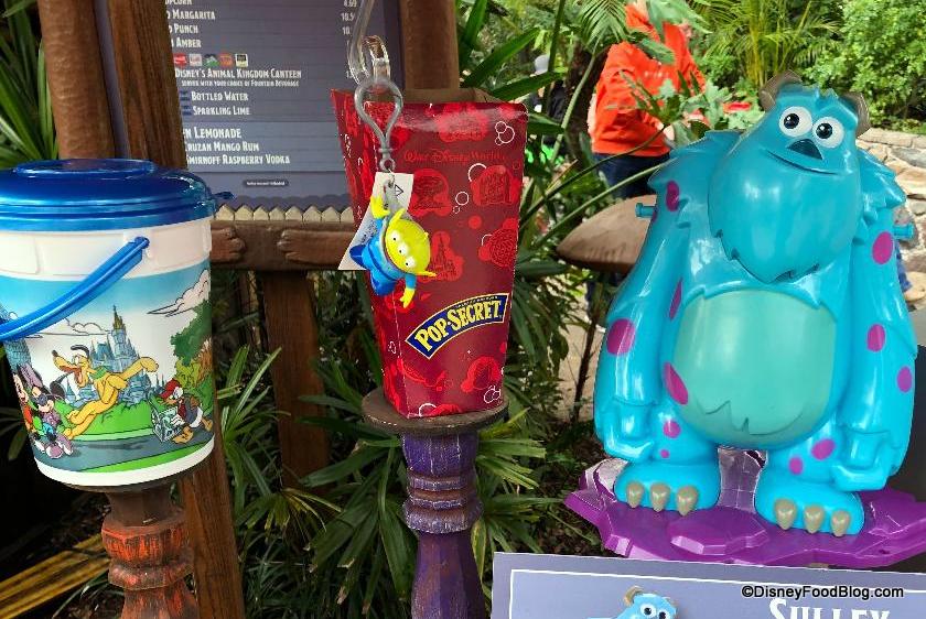 Toy Story Alien Straw Clip Lands in Disney World
