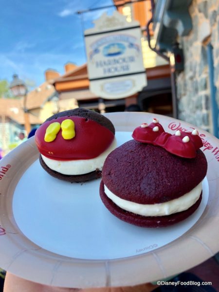 mickey-and-minnie-red-velvet-whoopie-pies-mickey-and-minnies-surprise-celebration-1-3-450x600.jpg