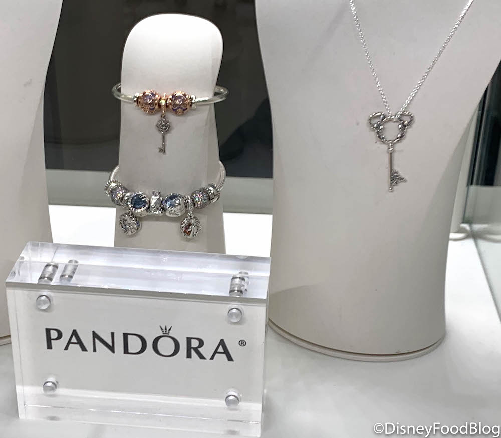 We're About To Key You In On The CUTEST Pandora Jewelry Items in ...