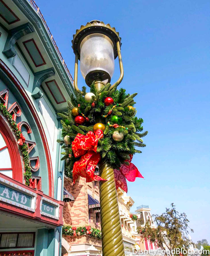  Disneyland Christmas Decorations with Simple Decor