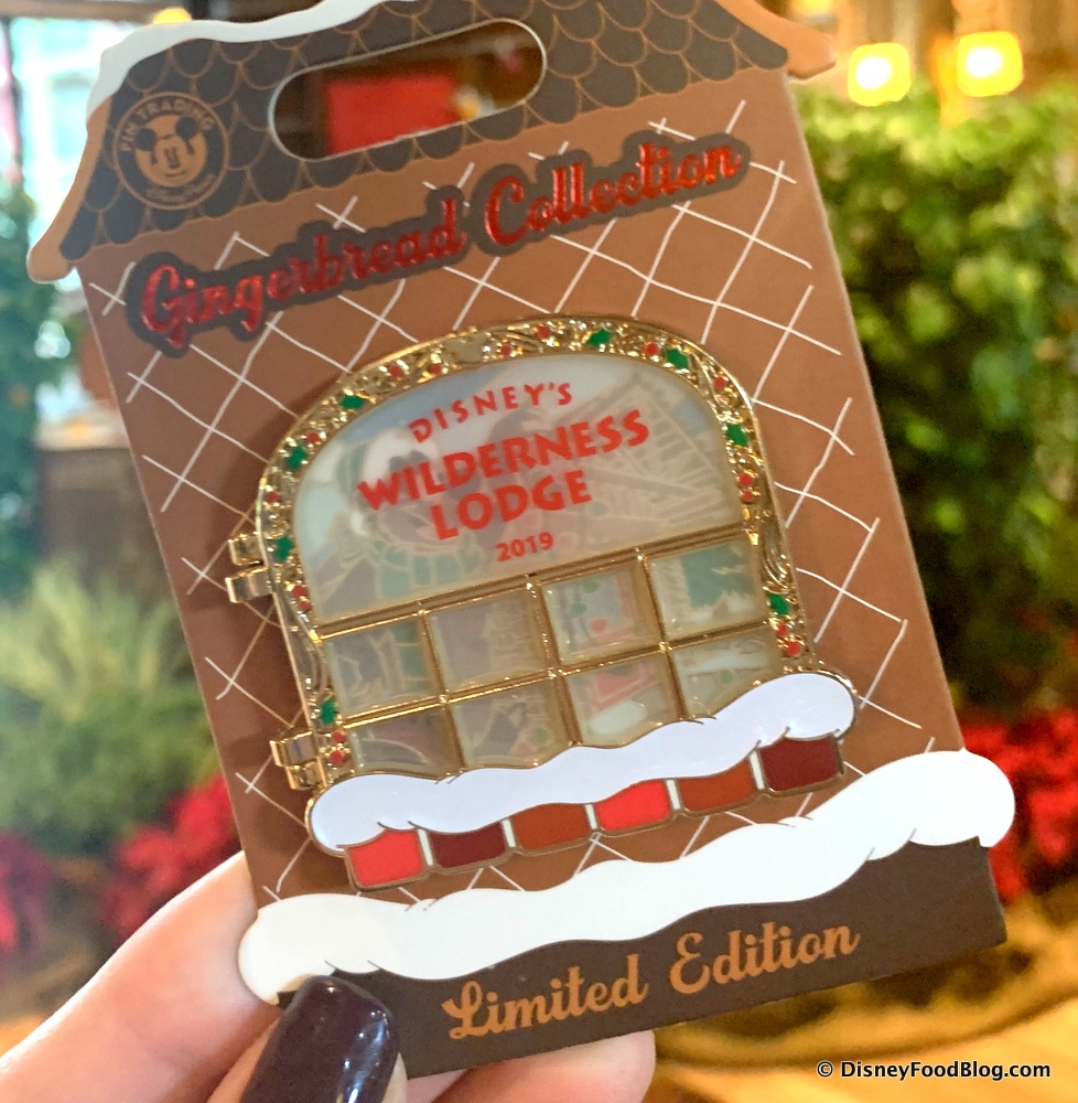 Disney 2020 Christmas Gingerbread Ornament Pin Wilderness Lodge Humphrey Bear 
