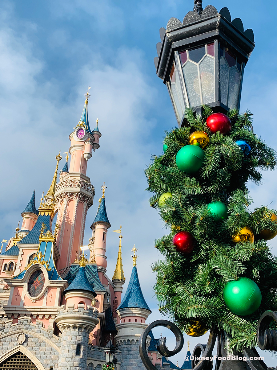 REVIEW: Holiday Treats From Enchanted Christmas Celebration at Disneyland Paris!