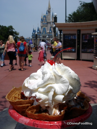 Magic Kingdom's Plaza Ice Cream Parlor | the disney food blog
