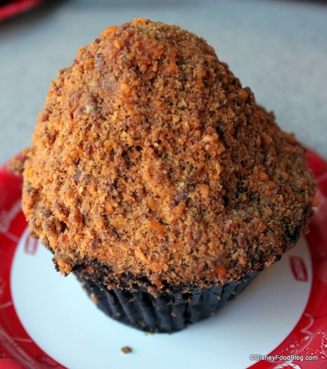 Butterfinger Cupcake at Starring Rolls Cafe in Disney's Hollywood Studios!