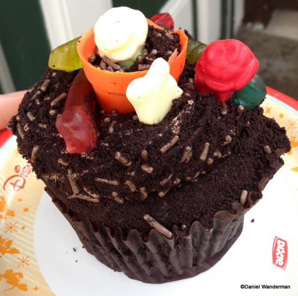 Worms in Dirt Cupcake