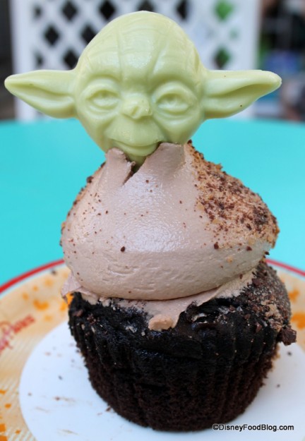 Yoda cupcake