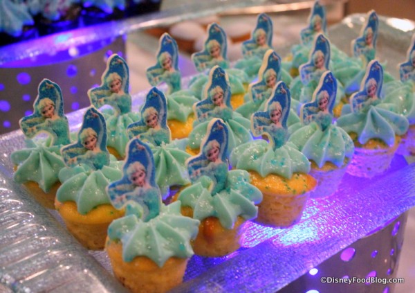 Elsa Vanilla Cupcakes