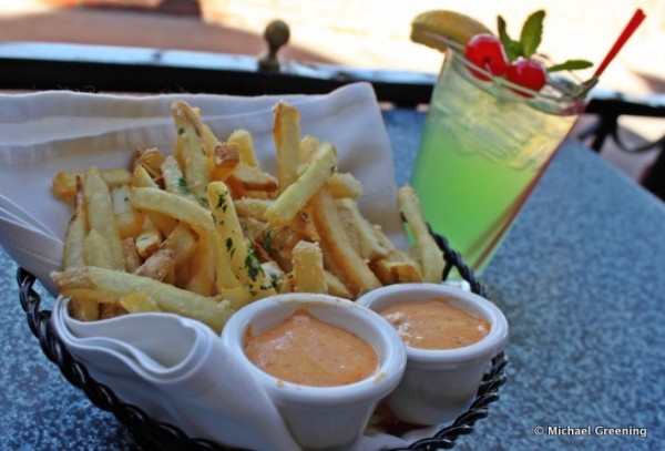 A Stop at Cafe Orleans for Frites and a Mint Julep