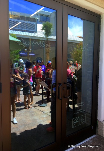 Sprinkles Entrance -- And Opening Day Lines!