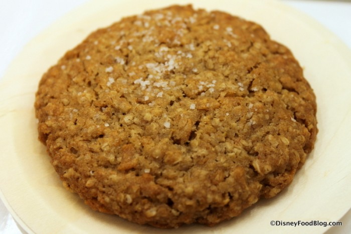 Salted Oatmeal Cornflake Cookie
