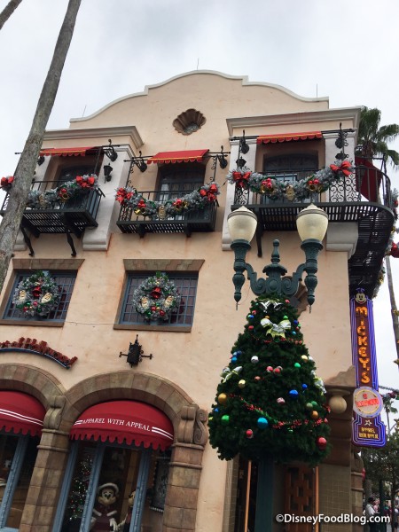 Disney's Hollywood Studios Holiday Decorations