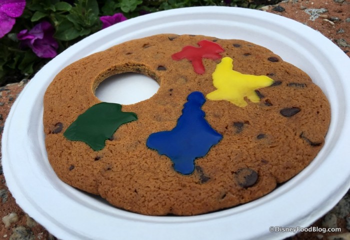 Artist Palette Jumbo Chocolate Chip Cookie