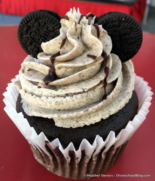 Candy Palace Cookies and Cream Cupcake