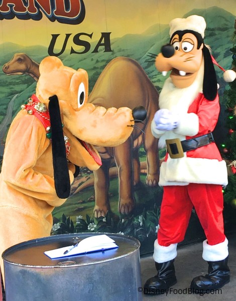 Goofy and Pluto Meet 