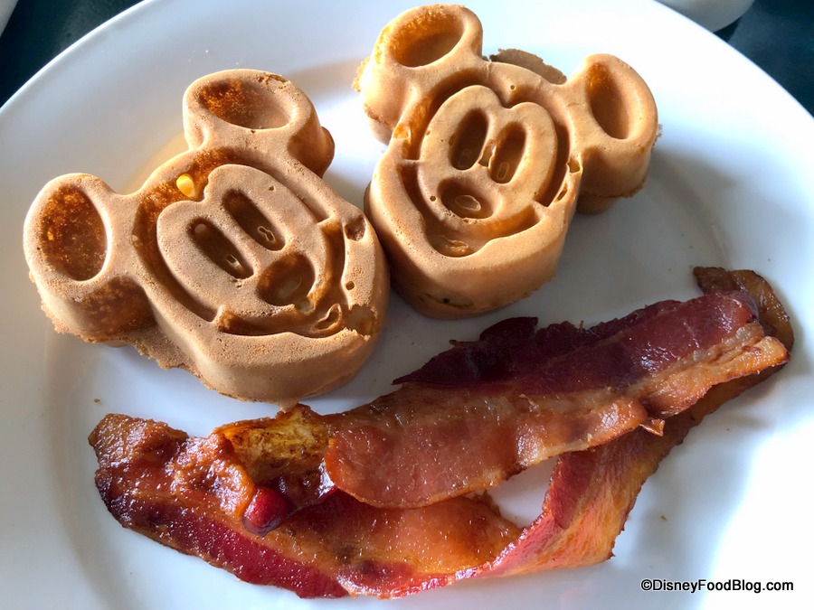 https://www.disneyfoodblog.com/wp-content/uploads/2019/04/Kids-Mickey-Waffles-Wilderness-Lodge-Room-Service.jpg