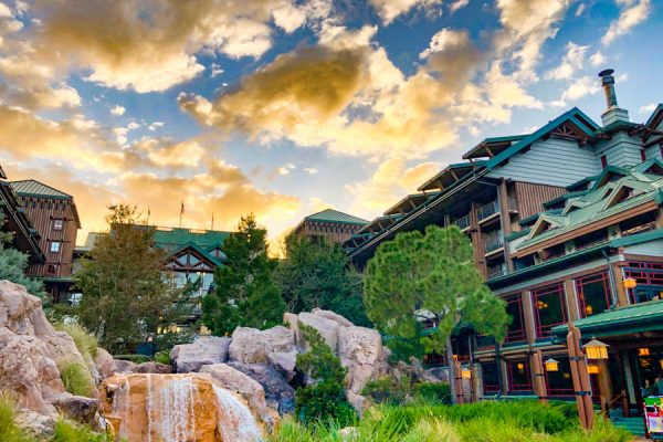 The 7 Biggest Mistakes To AVOID When Checking In and Out of Your Disney World Hotel