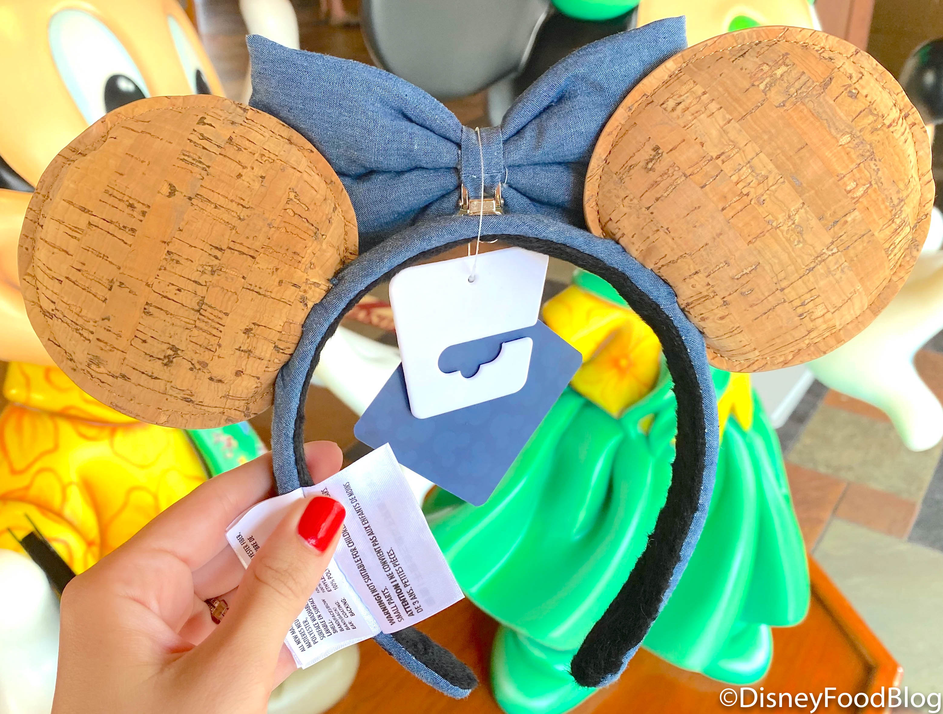 We Spotted ANOTHER Pair of Pin Trading Minnie Ears in Disney ...